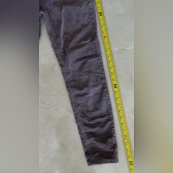 KENSIE Women’s Jeans Size Photos Grey Zip Fly Closure Straight Velvet Mid Rise - Picture 4 of 7